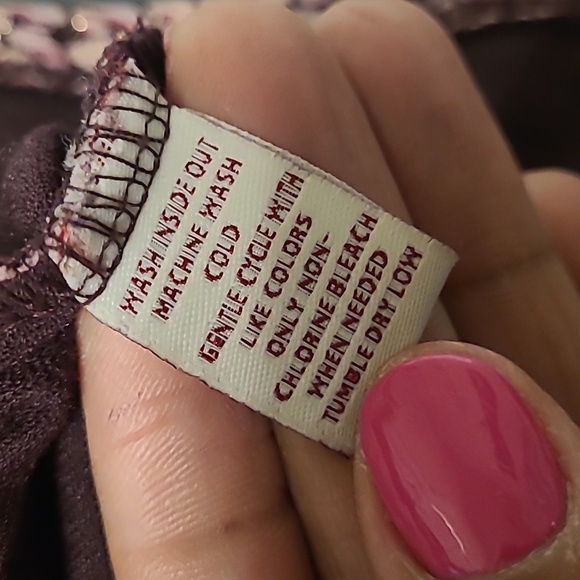 💜JM Collection Top w/Embellished Neckline💜Size XL - Picture 12 of 12